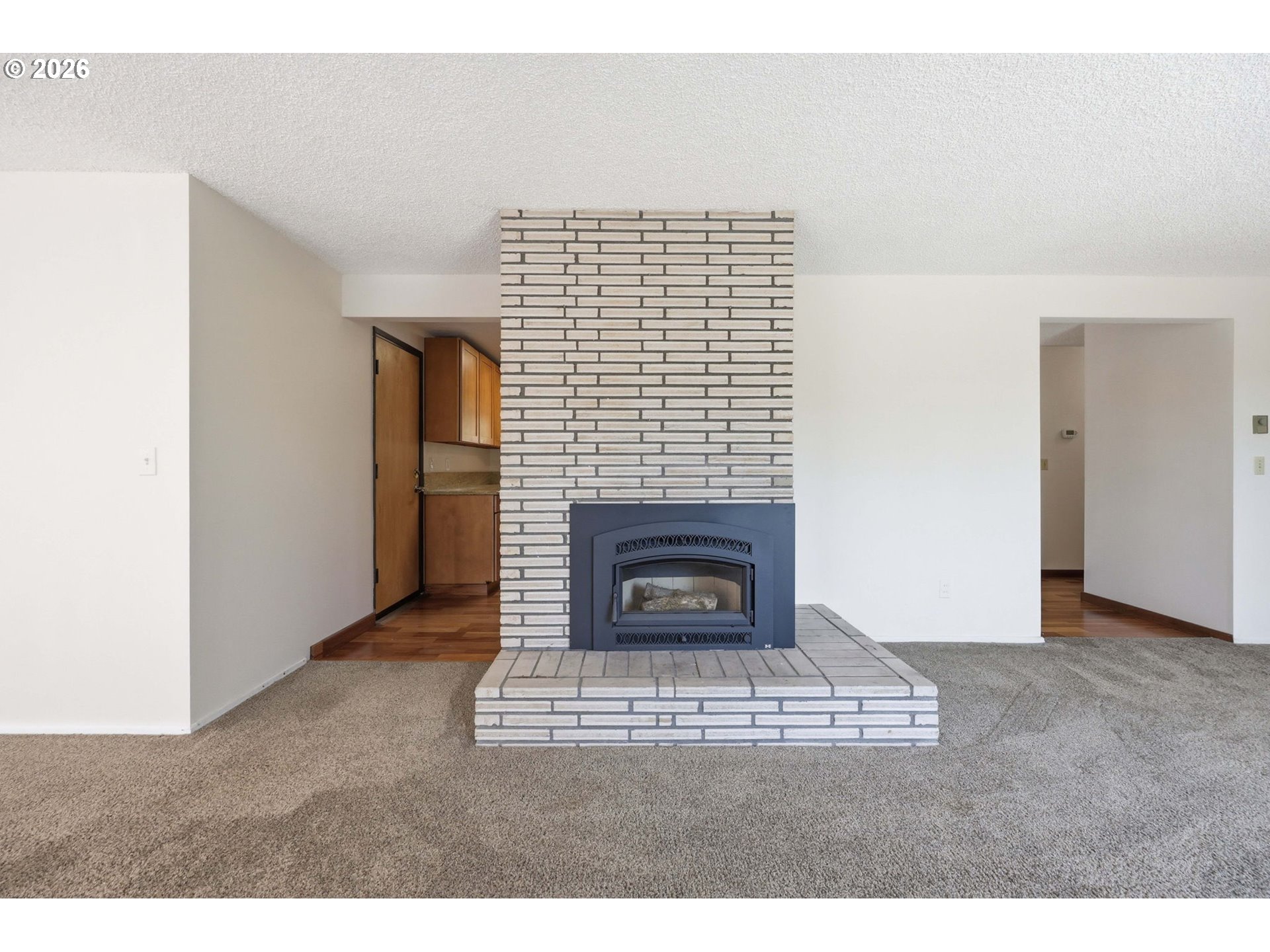 17243 Southeast Oatfield Road Milwaukie, OR 97267 - Photo 4 of 35