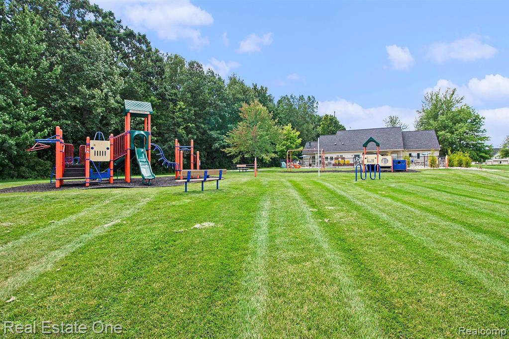 4268 Hampton Ridge Boulevard Howell, MI 48843 - Photo 23 of 24