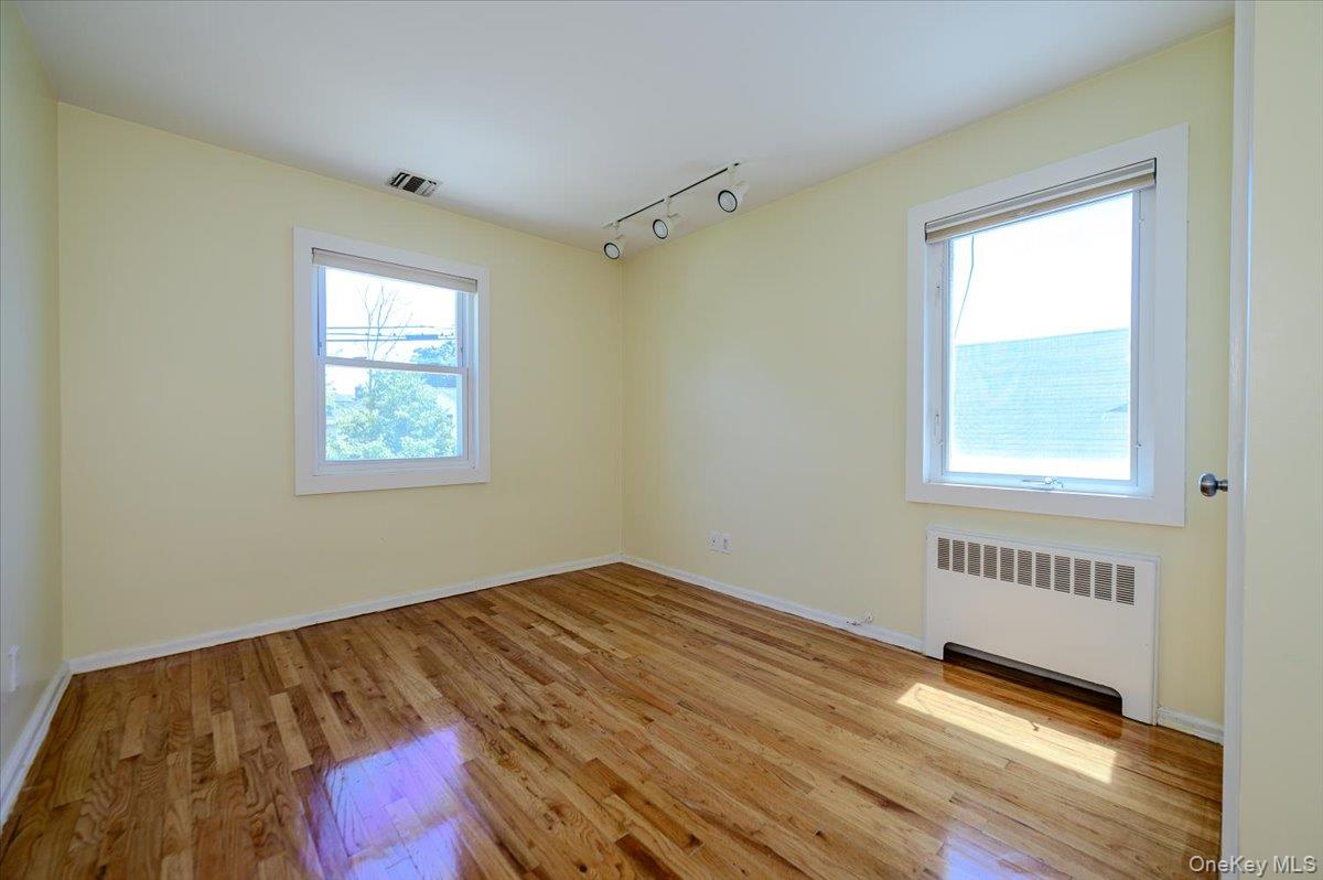 567 Oxford Road Cedarhurst, NY 11516 - Photo 10 of 23