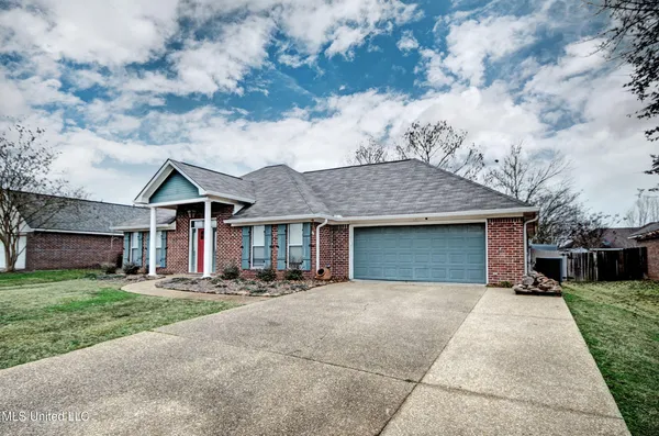 $299,900 | 623 Summer Place, Flowood, MS 39232