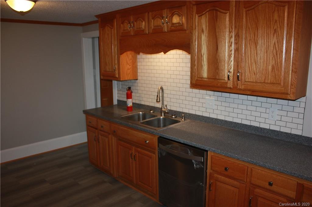 2225 Laboratory Road Lincolnton, NC 28092 - Photo 8 of 46 Gallery Image 8