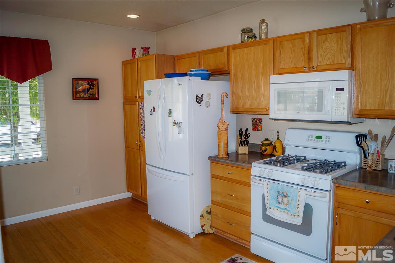 10080 Stonefield Drive Reno, NV 89521 - Photo 4 of 27 Photo 4