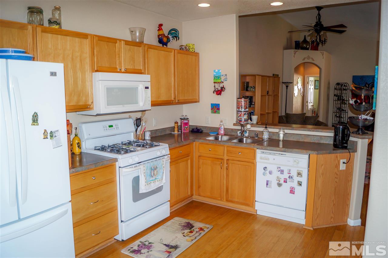 10080 Stonefield Drive Reno, NV 89521 - Photo 6 of 27 Photo 6