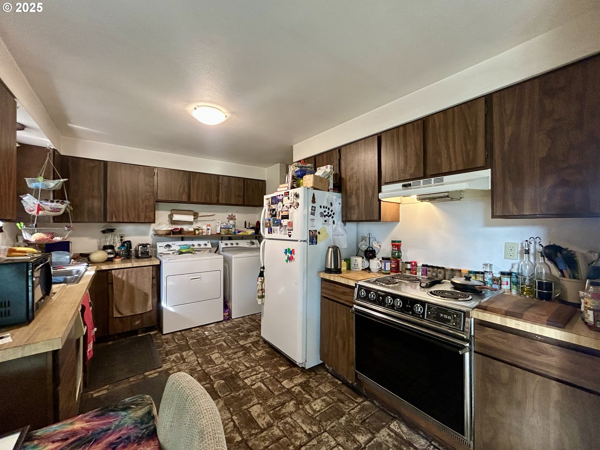 506 F Street Dallesport, WA 98617 - Photo 6 of 21