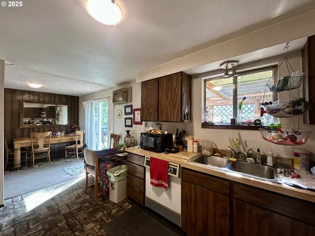 $299,000 | 506 F Street, Dallesport, WA 98617