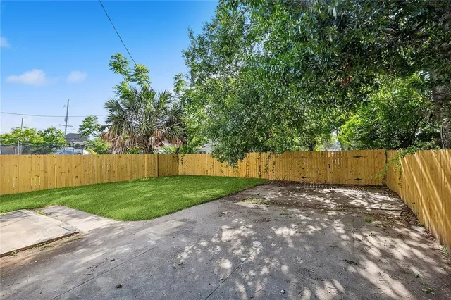 $2,700 | 5630 Canal Boulevard, New Orleans, LA 70124