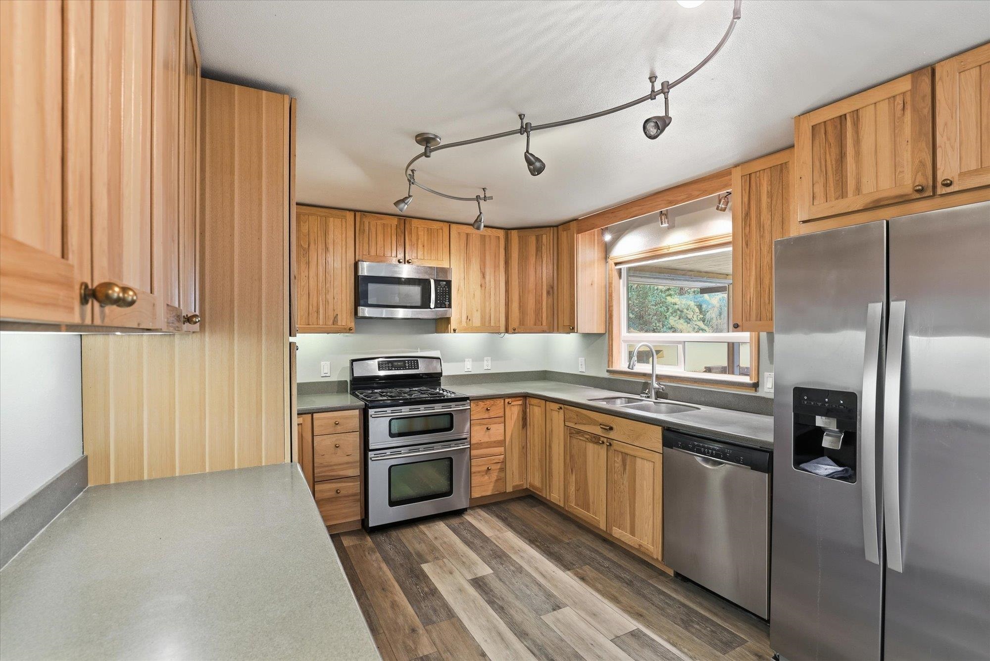 8920 East Schwachtgen Branch Road Chattaroy, WA 99003 - Photo 19 of 49