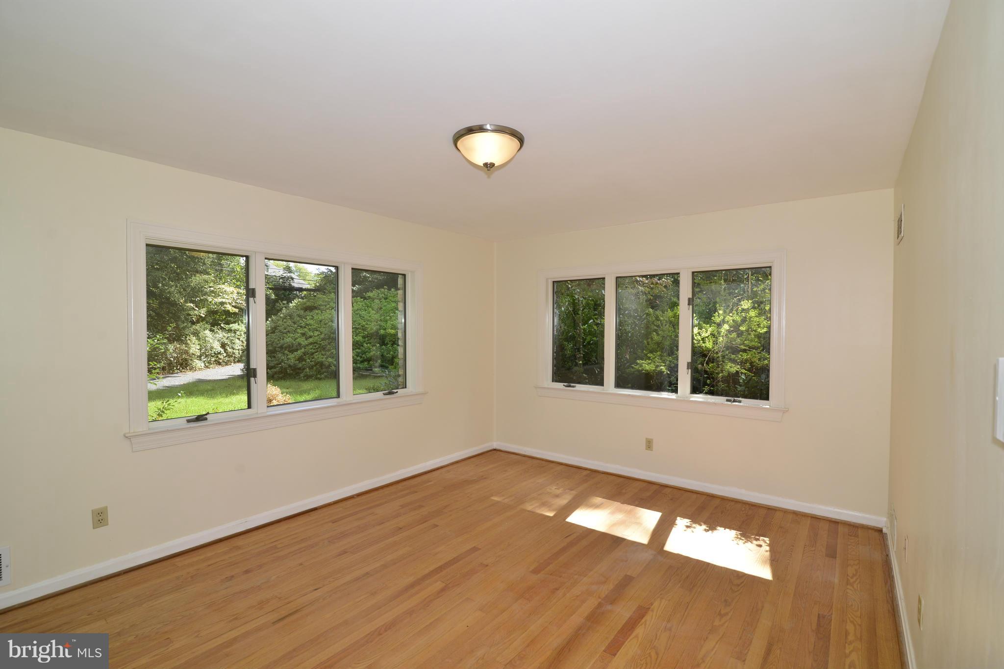 1290 Balls Hill Road McLean, VA 22101 - Photo 14 of 30 Bedroom