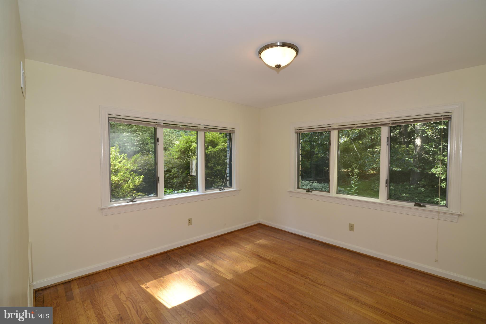 1290 Balls Hill Road McLean, VA 22101 - Photo 15 of 30 Bedroom
