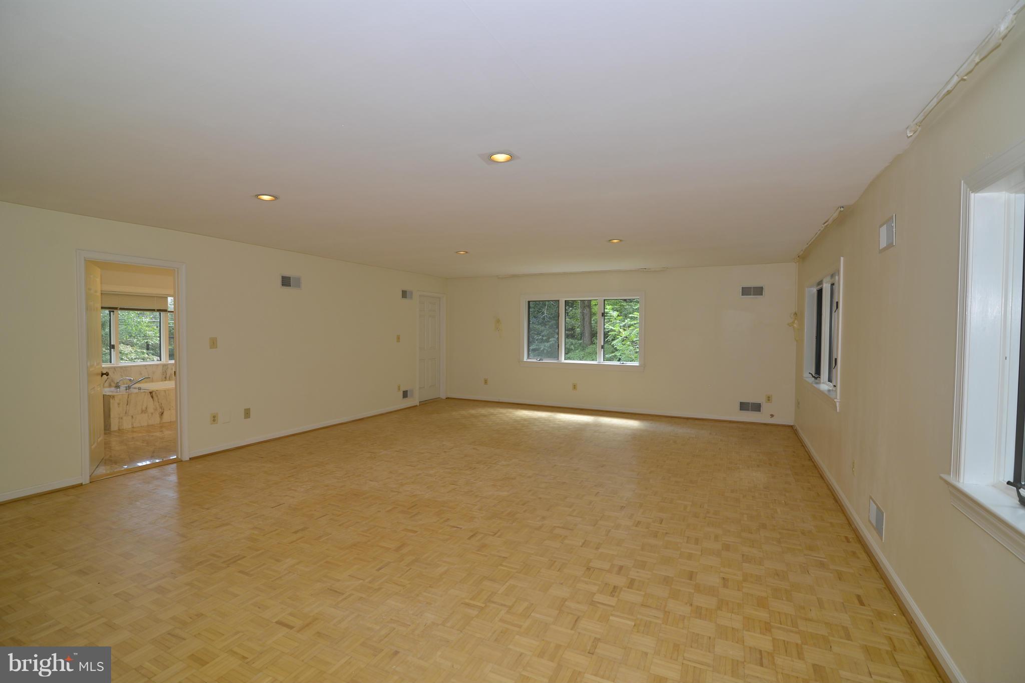 1290 Balls Hill Road McLean, VA 22101 - Photo 19 of 30 Bedroom (Master)