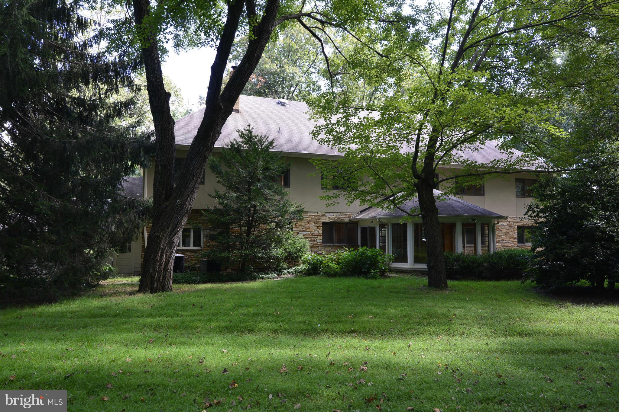 1290 Balls Hill Road McLean, VA 22101 - Photo 28 of 30 Exterior (Rear)