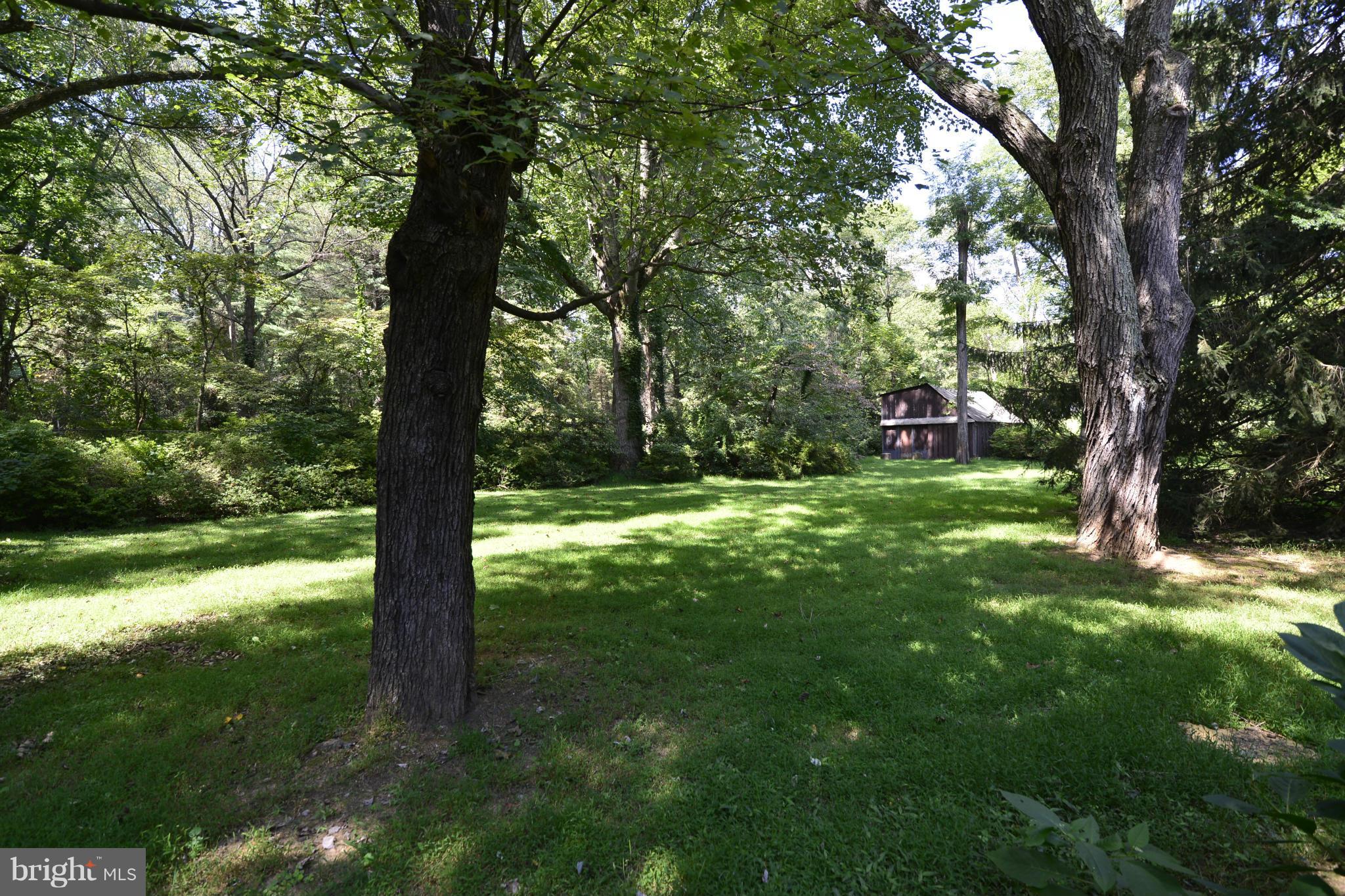 1290 Balls Hill Road McLean, VA 22101 - Photo 29 of 30 Exterior (Rear)