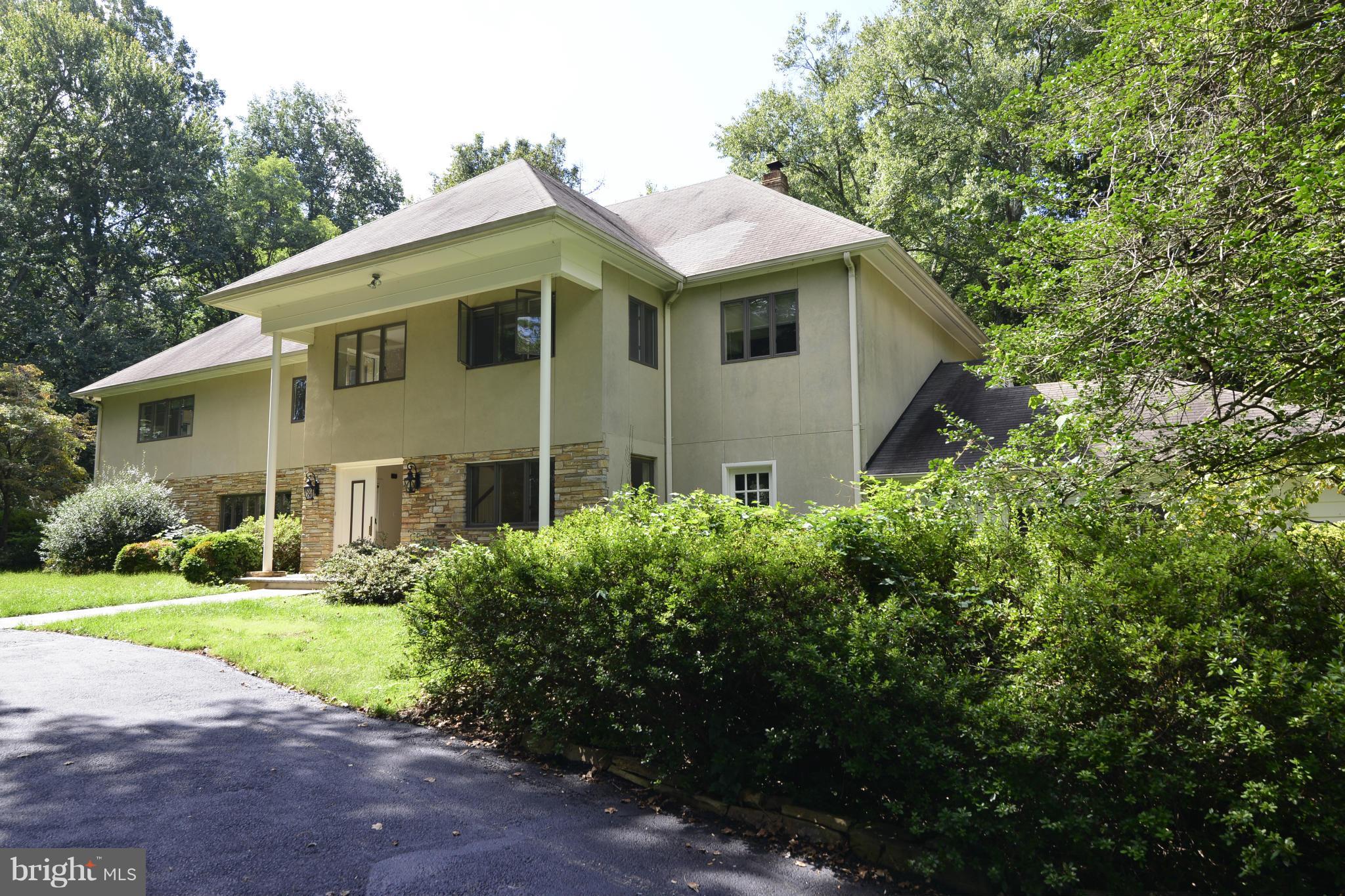 1290 Balls Hill Road McLean, VA 22101 - Photo 3 of 30 Exterior (Front)