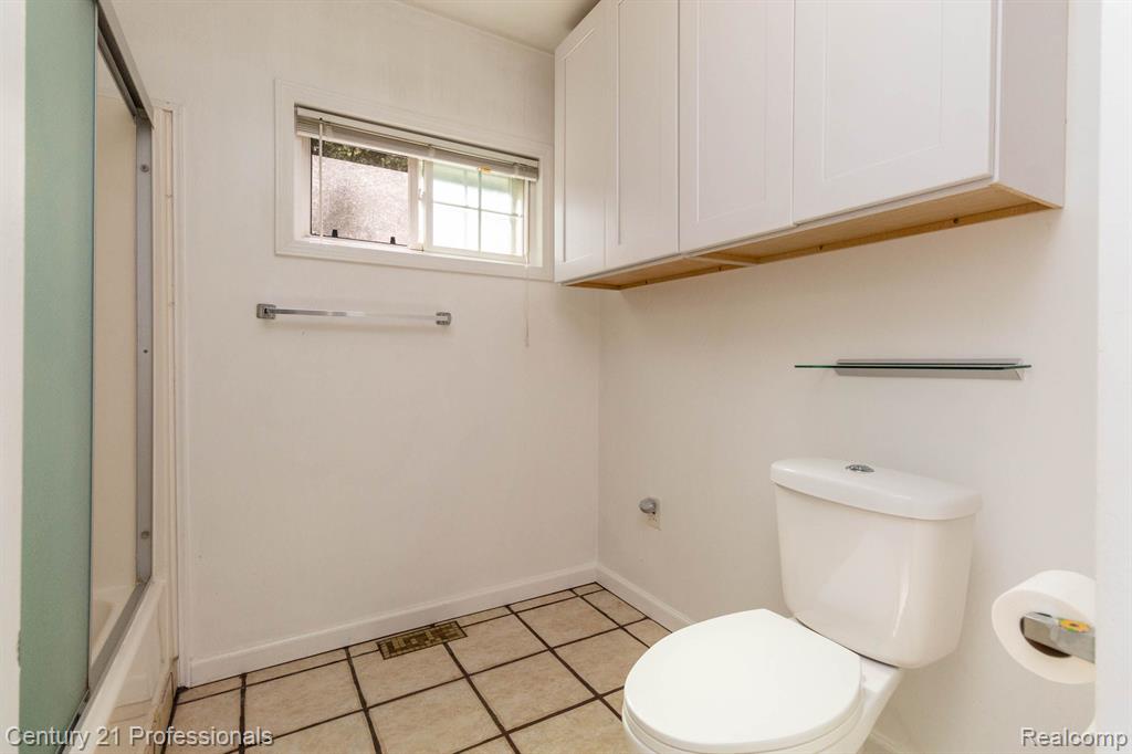 40840 Harris Road Belleville, MI 48111 - Photo 18 of 45