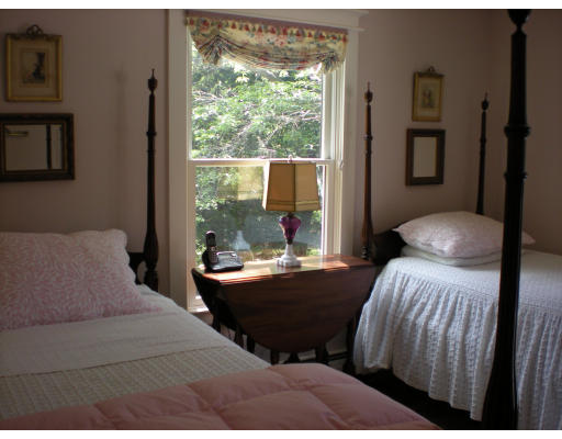 11 Norrock Road Gloucester, MA 01930 - Photo 9 of 14 Gallery Image 9