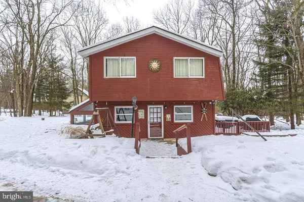 $735,000 | 28 Skye Drive, Lake Harmony, PA 18624