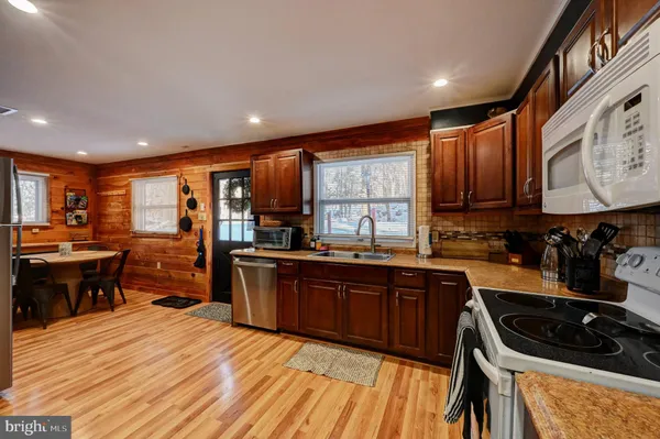 $735,000 | 28 Skye Drive, Lake Harmony, PA 18624