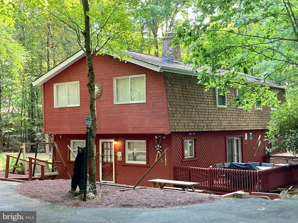 $735,000 | 28 Skye Drive, Lake Harmony, PA 18624