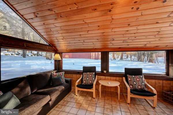 $735,000 | 28 Skye Drive, Lake Harmony, PA 18624