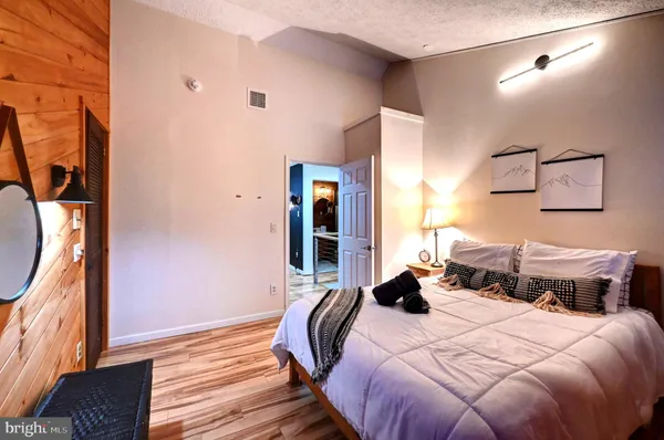 $735,000 | 28 Skye Drive, Lake Harmony, PA 18624