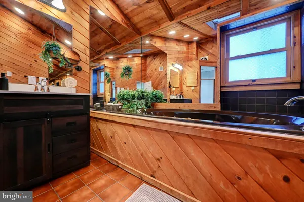 $735,000 | 28 Skye Drive, Lake Harmony, PA 18624