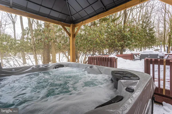 $735,000 | 28 Skye Drive, Lake Harmony, PA 18624