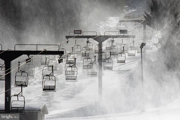 $735,000 | 28 Skye Drive, Lake Harmony, PA 18624