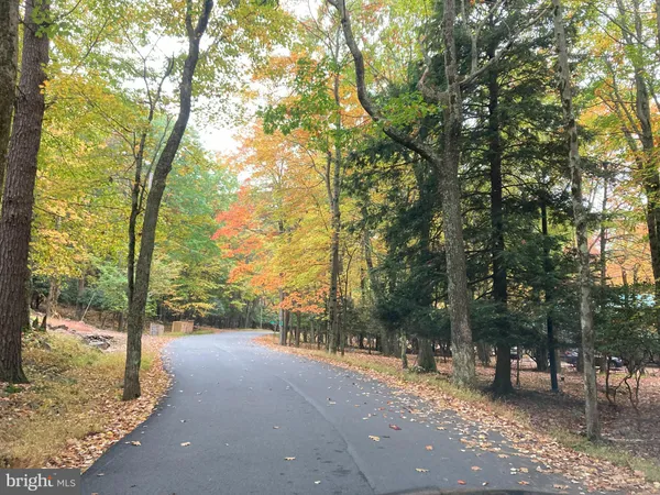 $735,000 | 28 Skye Drive, Lake Harmony, PA 18624