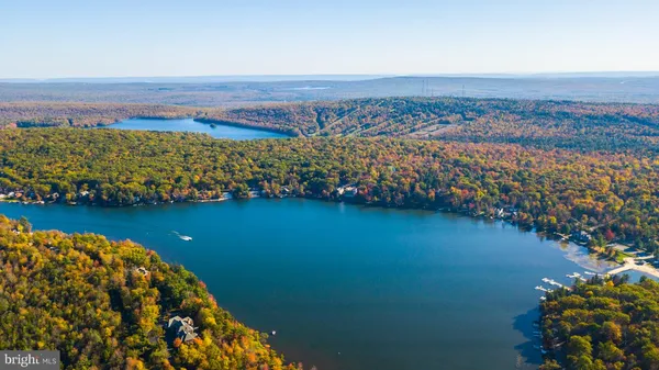 $735,000 | 28 Skye Drive, Lake Harmony, PA 18624