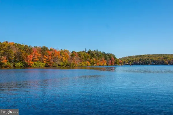 $735,000 | 28 Skye Drive, Lake Harmony, PA 18624