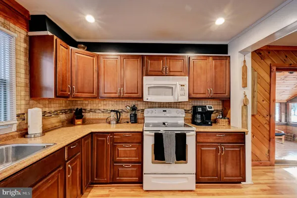 $735,000 | 28 Skye Drive, Lake Harmony, PA 18624