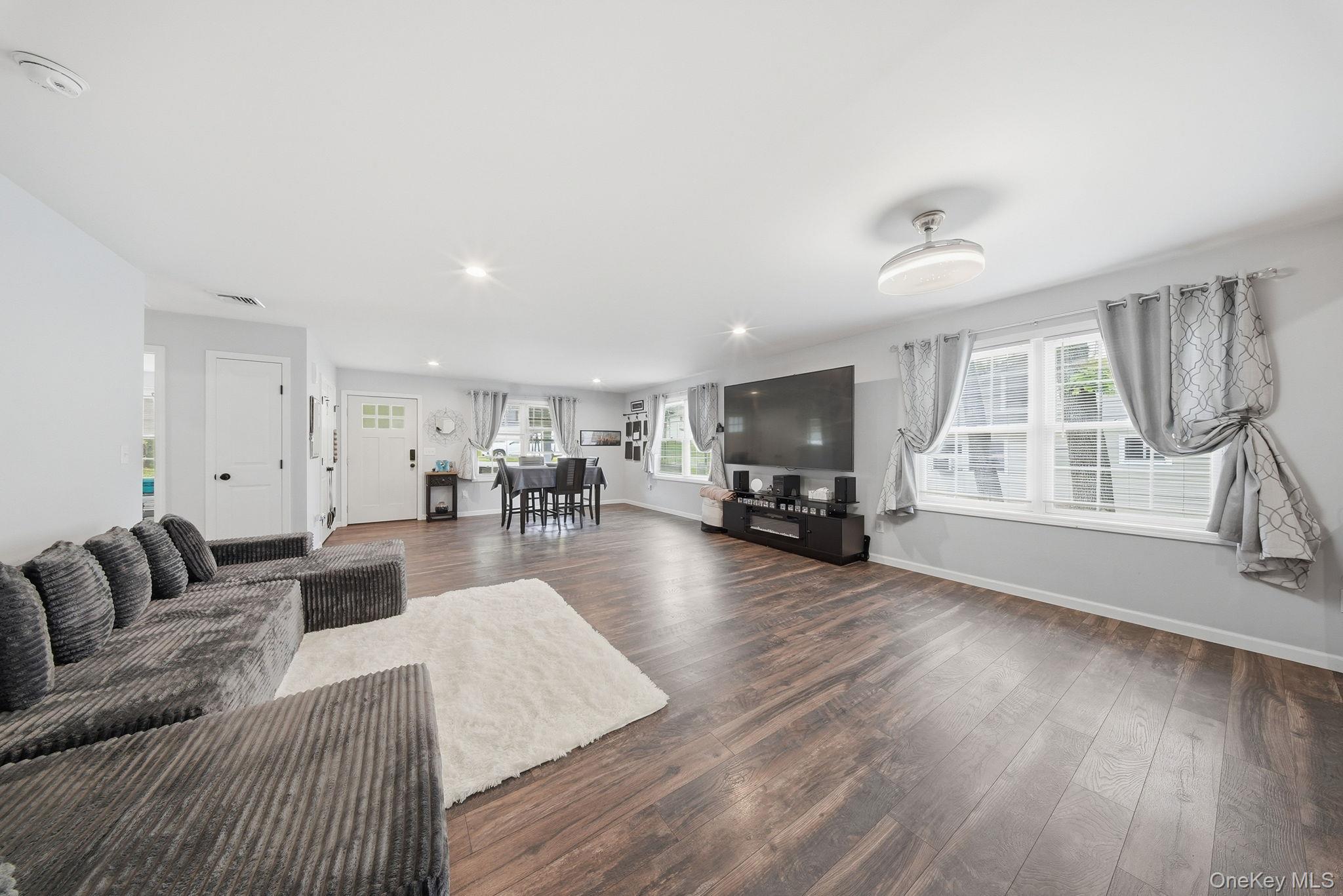 153 Ridgewood Avenue Middletown, NY 10940 - Photo 11 of 35