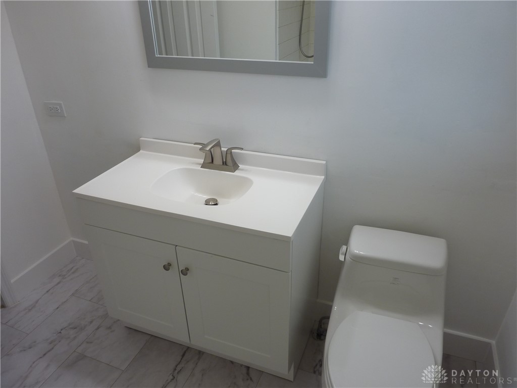 729 Brookfield Road Kettering, OH 45429 - Photo 18 of 30 2nd Full bath new fixtures