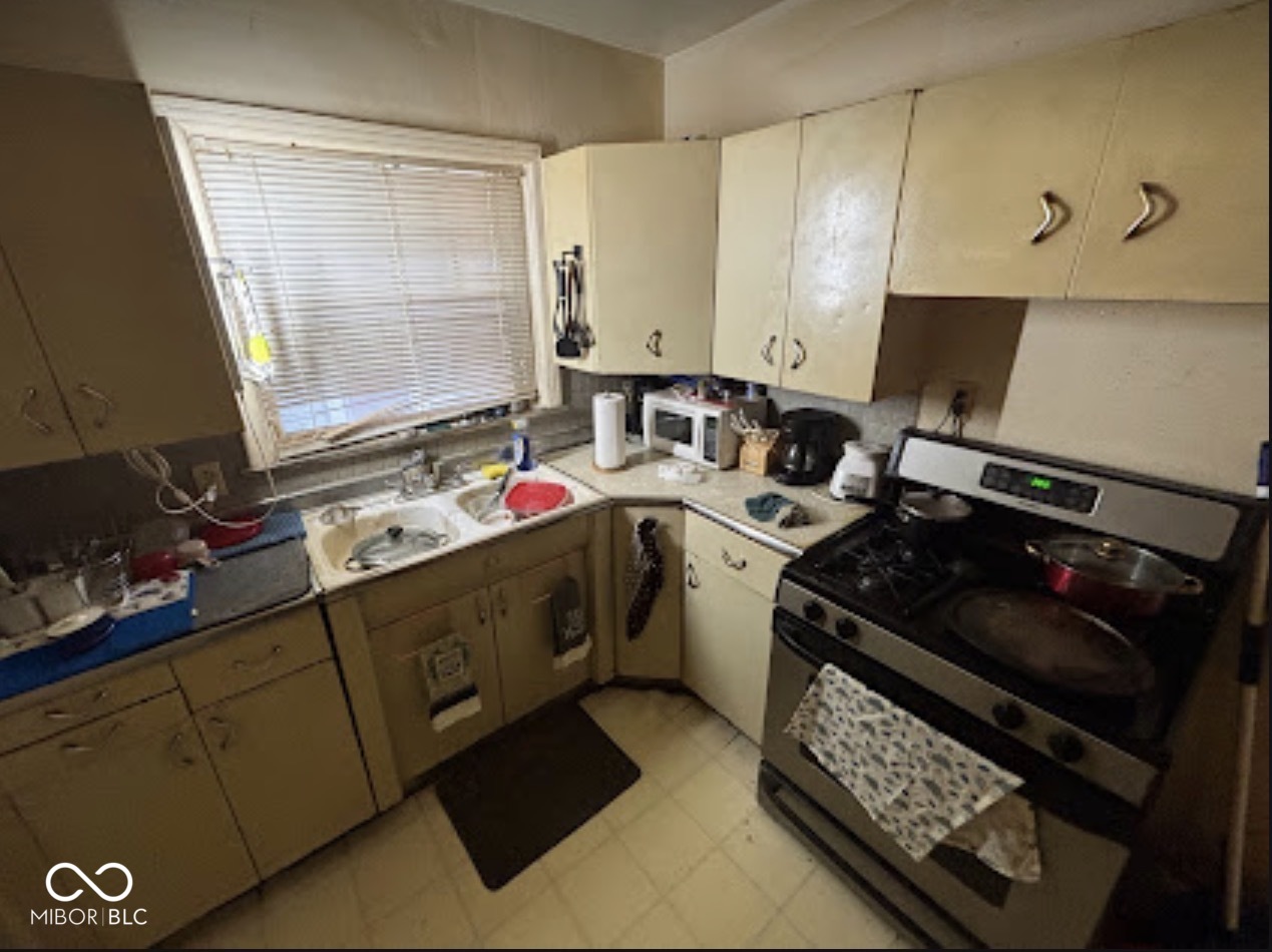 4518 East 10th Street Indianapolis, IN 46201 - Photo 2 of 2