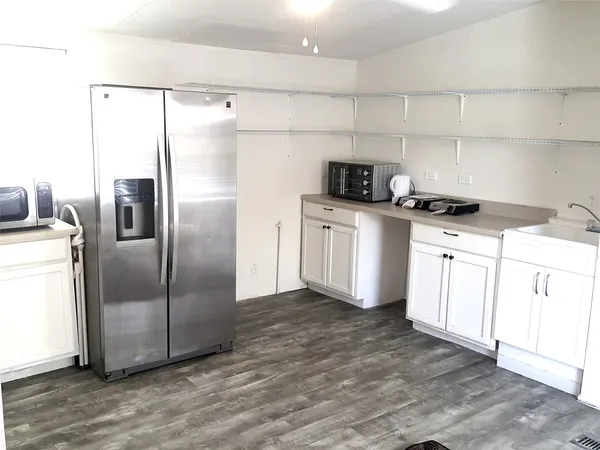 $1,000 | 7113 Comstock Cove, Unit RT SIDE, Lago Vista, TX 78645
