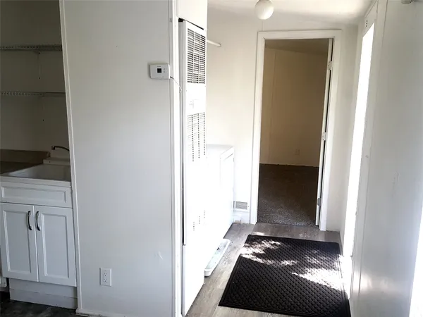 $1,000 | 7113 Comstock Cove, Unit RT SIDE, Lago Vista, TX 78645