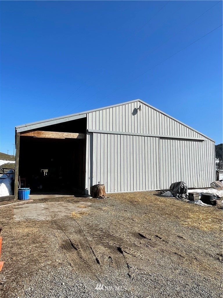 181 Henry Road Tonasket, WA 98855 - Photo 4 of 40 Gallery Image 4