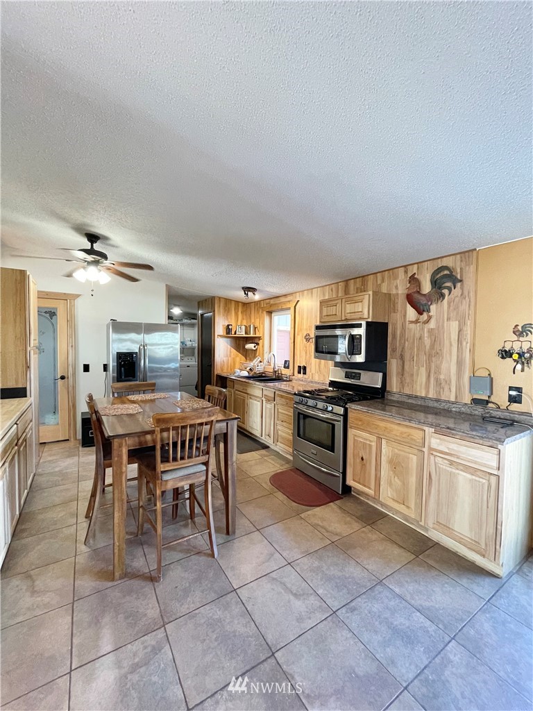 181 Henry Road Tonasket, WA 98855 - Photo 8 of 40 Gallery Image 8