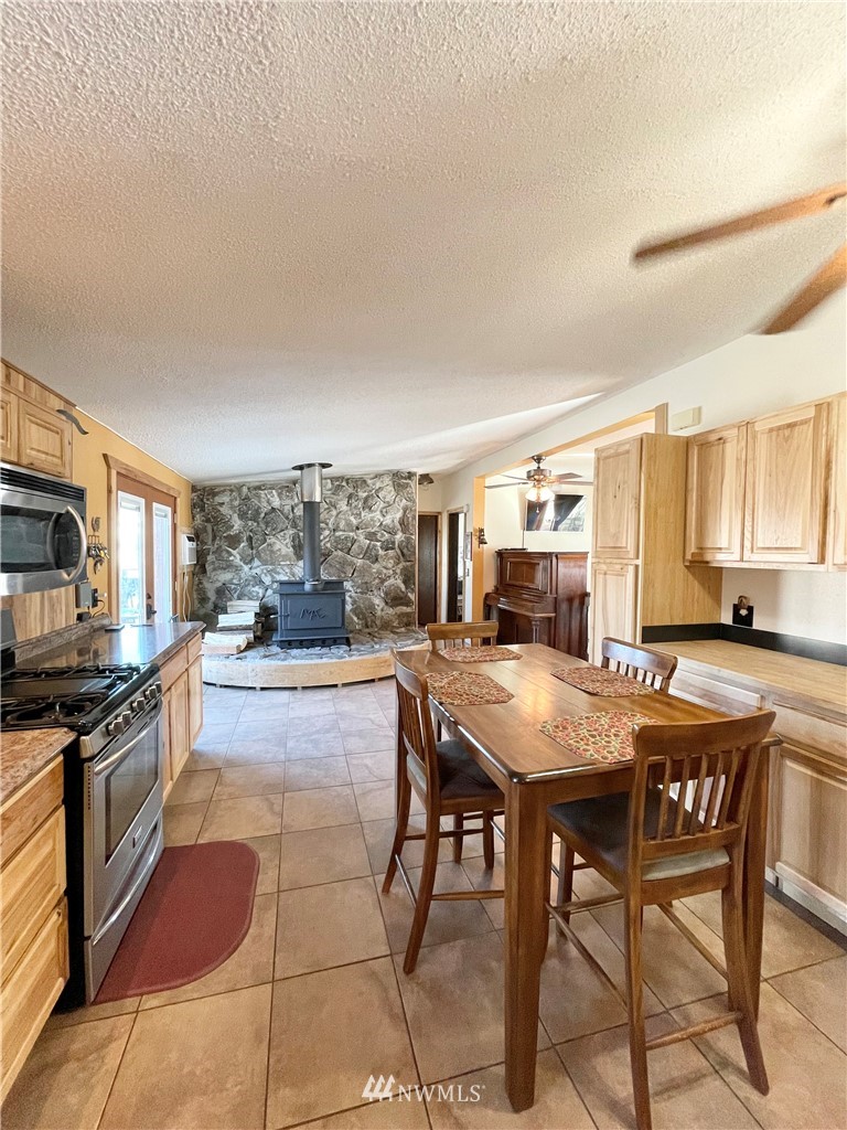 181 Henry Road Tonasket, WA 98855 - Photo 9 of 40 Gallery Image 9
