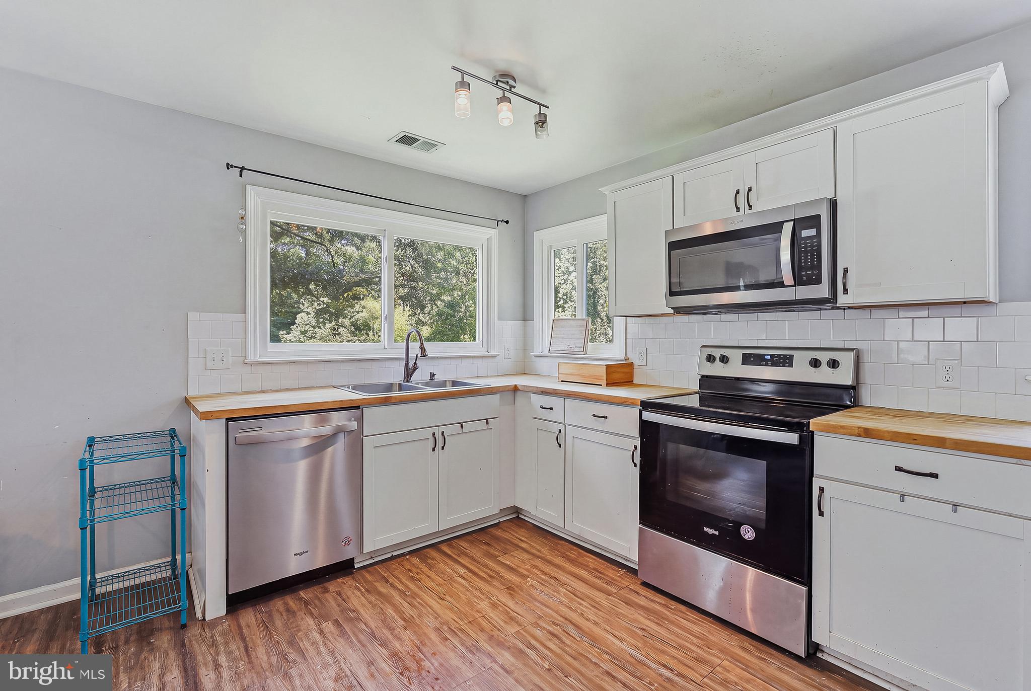 9301 Ladysmith Road Ruther Glen, VA 22546 - Photo 8 of 24 Gallery Image 8