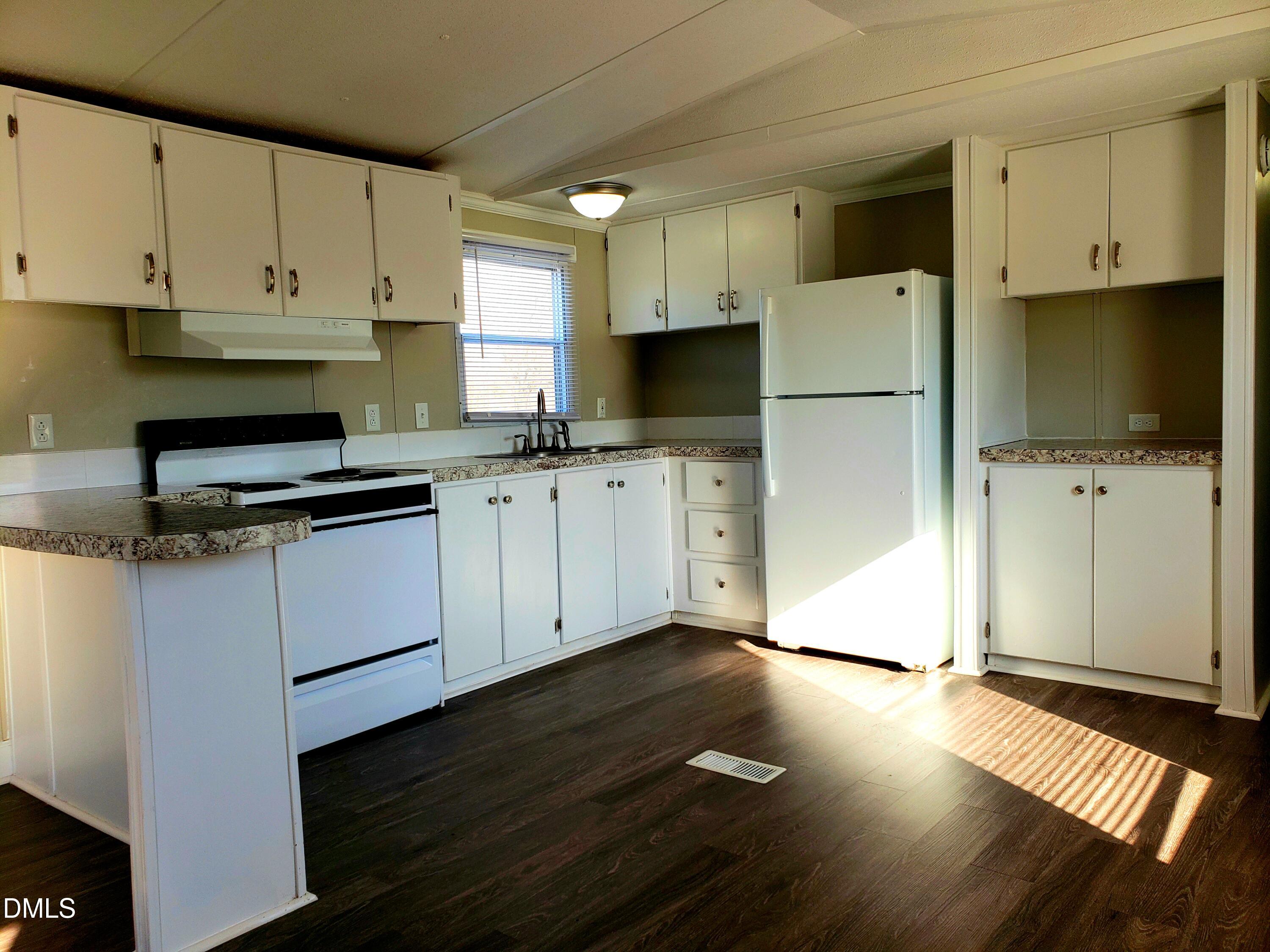 8530 White Oak Road Garner, NC 27529 - Photo 2 of 11