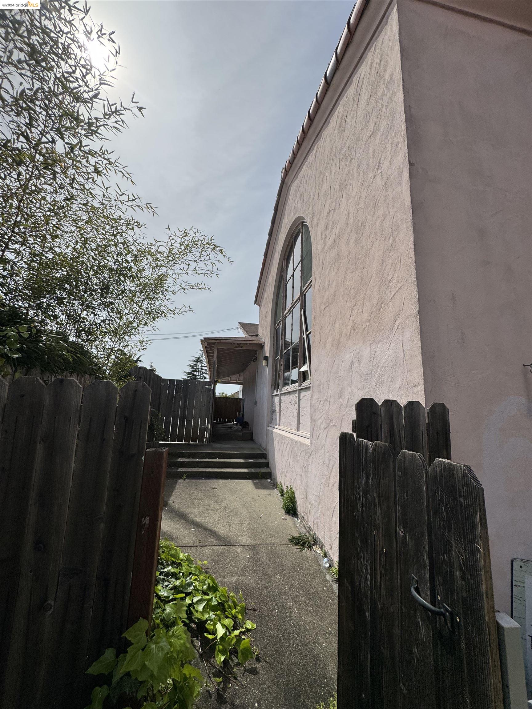 2330 Prince Street Berkeley, CA 94705 - Photo 41 of 55 a view of balcony with furniture