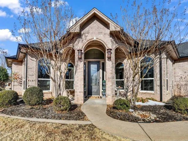 $715,000 | 6000 Justine Court, Granbury, TX 76049