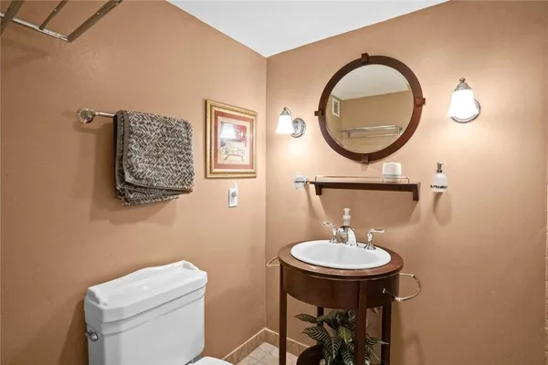 $300,000 | 3015 North Ocean Boulevard, Unit 7K, Fort Lauderdale, FL 33308
