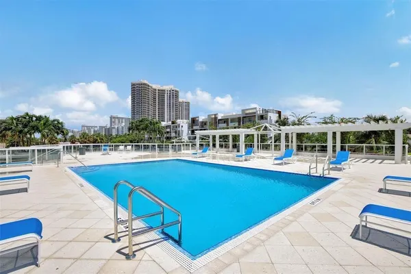 $300,000 | 3015 North Ocean Boulevard, Unit 7K, Fort Lauderdale, FL 33308