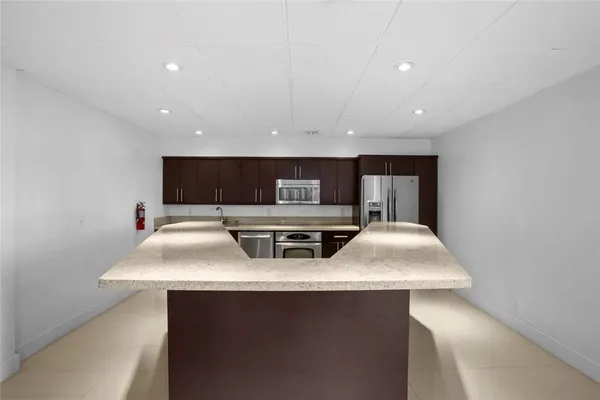 $300,000 | 3015 North Ocean Boulevard, Unit 7K, Fort Lauderdale, FL 33308