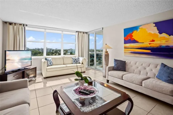 $300,000 | 3015 North Ocean Boulevard, Unit 7K, Fort Lauderdale, FL 33308