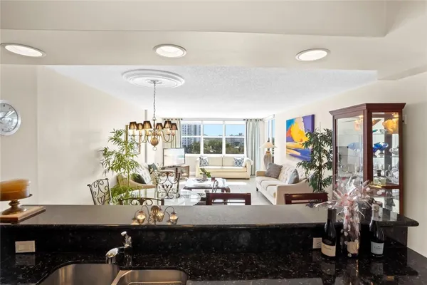 $300,000 | 3015 North Ocean Boulevard, Unit 7K, Fort Lauderdale, FL 33308