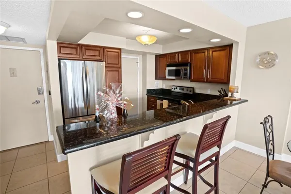 $300,000 | 3015 North Ocean Boulevard, Unit 7K, Fort Lauderdale, FL 33308