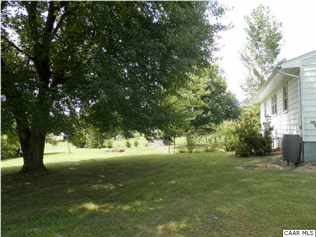 34416 Parker Road Locust Grove, VA 22508 - Photo 17 of 28 Yard